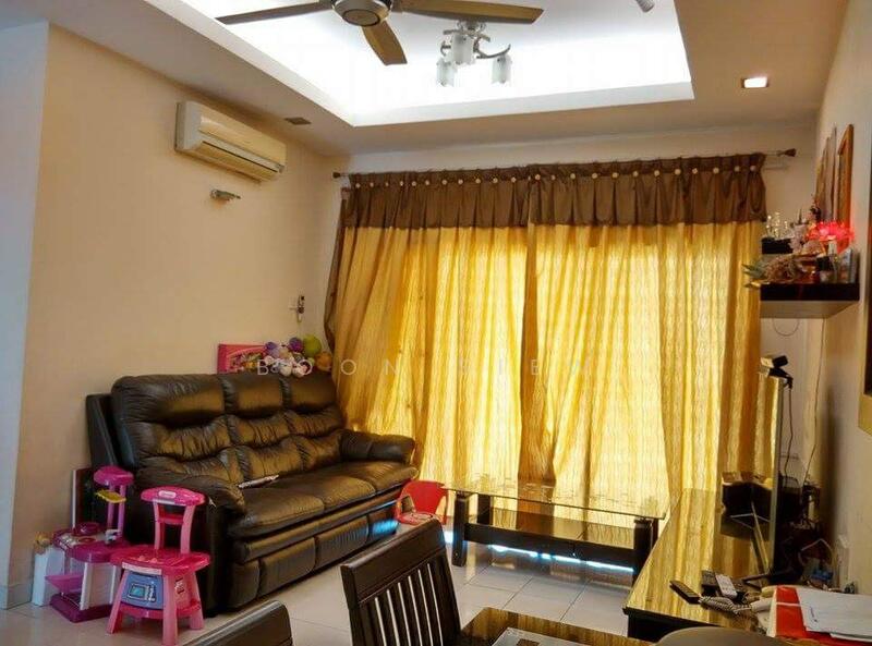 Untuk Dijual - University Place (Plaza Ivory)