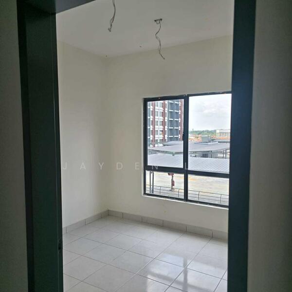 Untuk Dijual - E Island Lake Haven