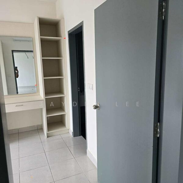 Untuk Dijual - E Island Lake Haven