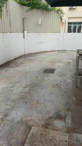 Untuk Disewa - Jelutong - 3 Storey Semi-Detach - off Perak Lane - Can be Commercial Use