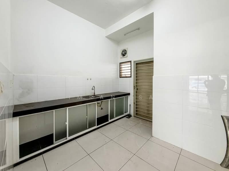 2-storey Terraced House for Sale in Nilai Impian (Nilai) - Imran Isa - Kitchen - PropertyGuru.com.my