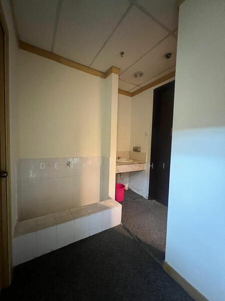 For Rent - AmpWalk Mall