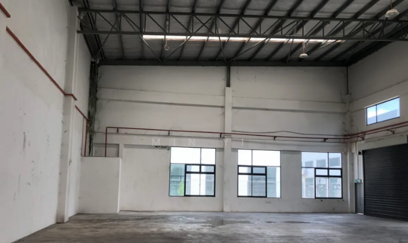 Untuk Disewa - 1.5-Storey Cluster Factory for Rent at Setia Business Park, Johor