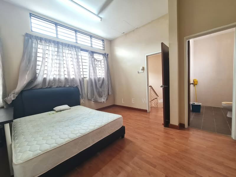 Rumah Berkembar untuk Dijual di Batu 9 (Cheras) - Ken Lew - Bedroom - PropertyGuru.com.my