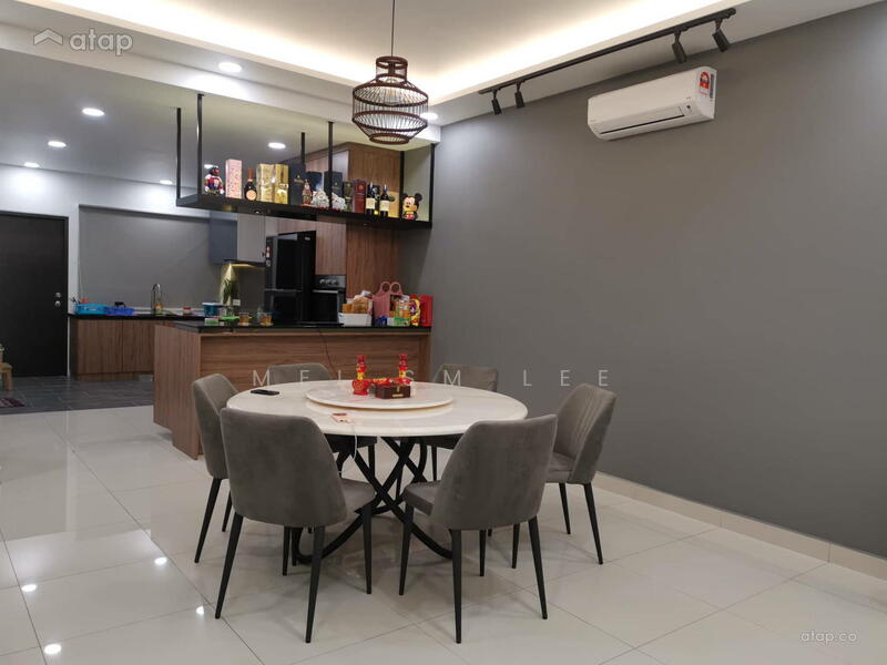 Twin Palms, Sungai Long Dining Room