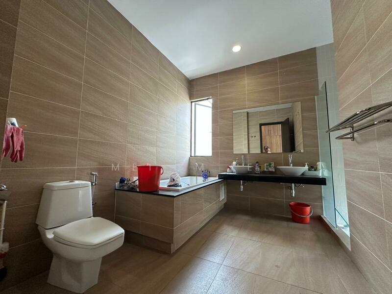 Twin Palms @ Sungai Long untuk Untuk Dijual - RM 1,550,000, Feb 2026 - Twin Palms, Sungai Long Bathroom - PropertyGuru.com.my