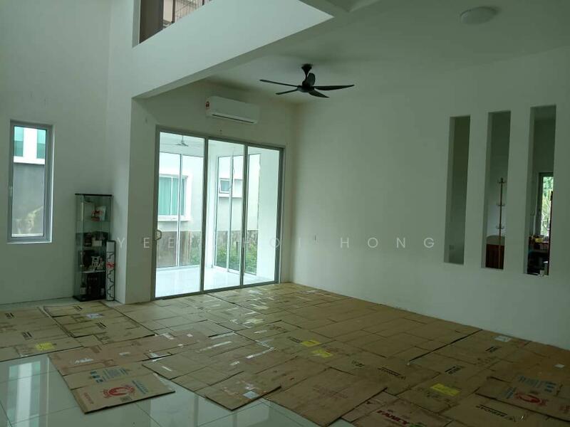 For Sale - Bungalow at Taman Carnation