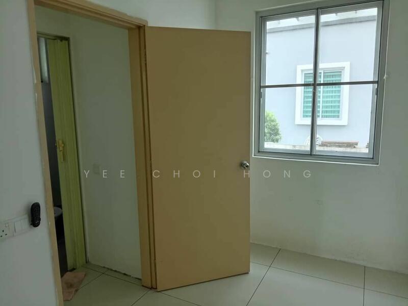 For Sale - Bungalow at Taman Carnation