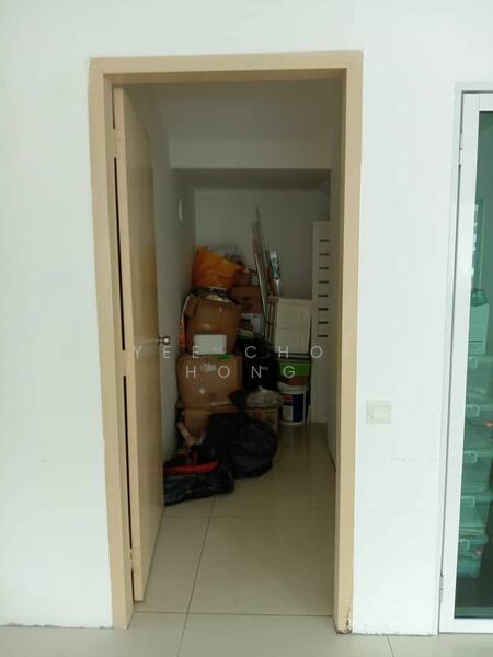 For Sale - Bungalow at Taman Carnation