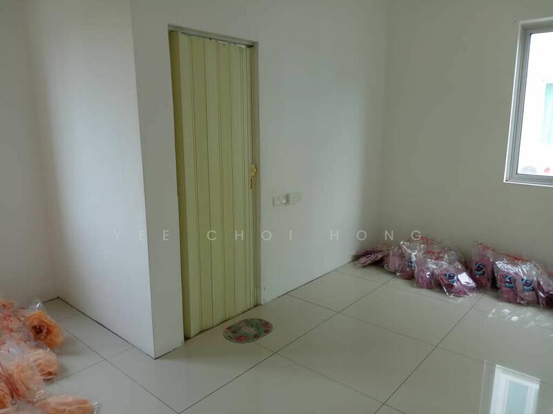 For Sale - Bungalow at Taman Carnation