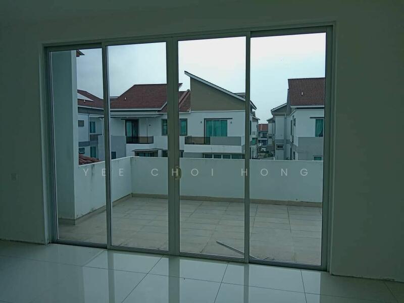 For Sale - Bungalow at Taman Carnation