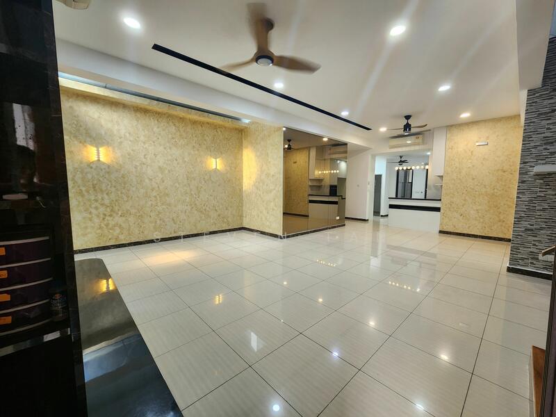 Untuk Dijual - 3-storey Terraced House at 16 Sierra