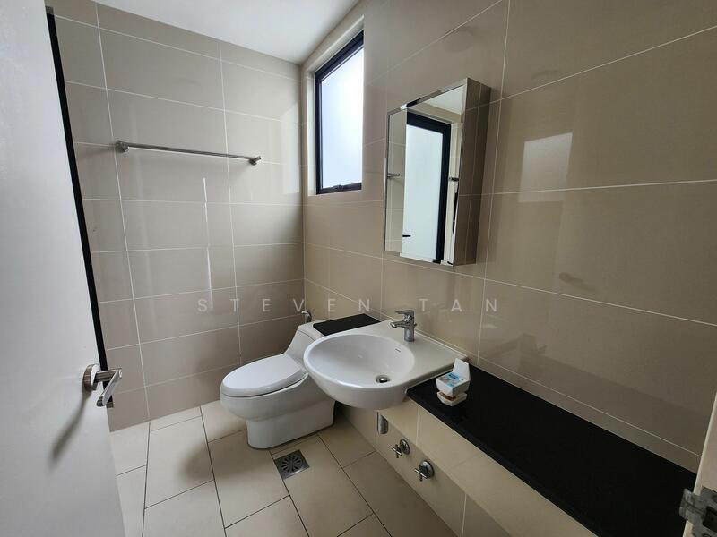 Untuk Dijual - 3-storey Terraced House at 16 Sierra