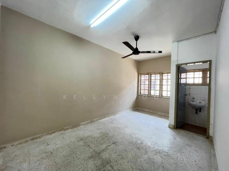 For Sale - Ground floor Townhouse at Taman Kota Laksamana