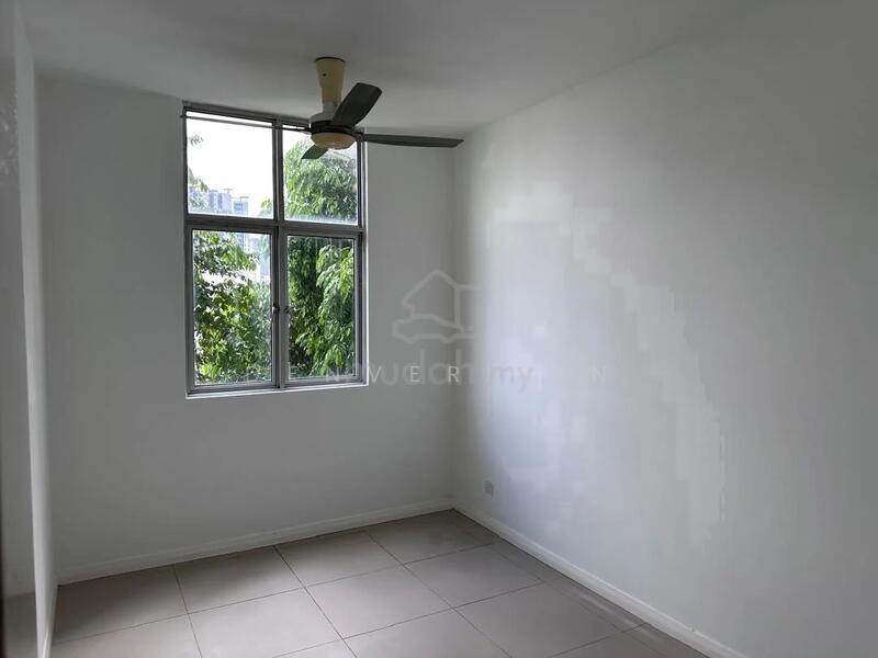 Untuk Dijual - Midfields