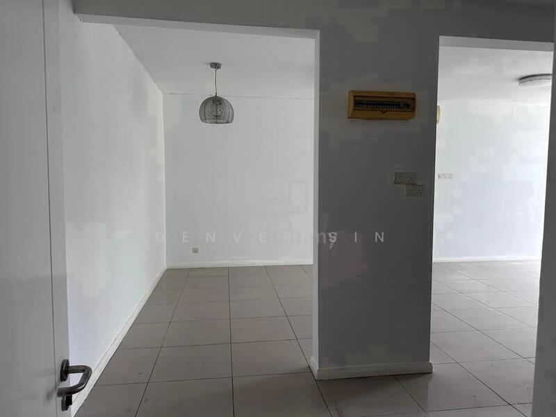 Untuk Dijual - Midfields