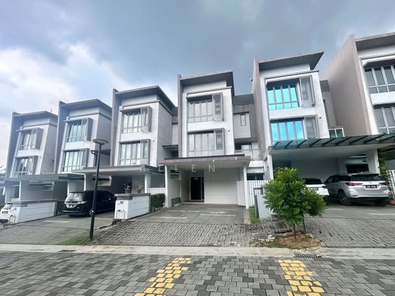 3-storey Terraced House for Sale in Seri Kembangan (Selangor) - Allen . - Exterior - PropertyGuru.com.my