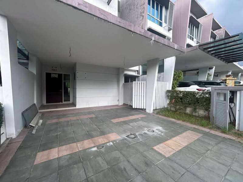 3-storey Terraced House for Sale in Seri Kembangan (Selangor) - Allen . - Exterior - PropertyGuru.com.my