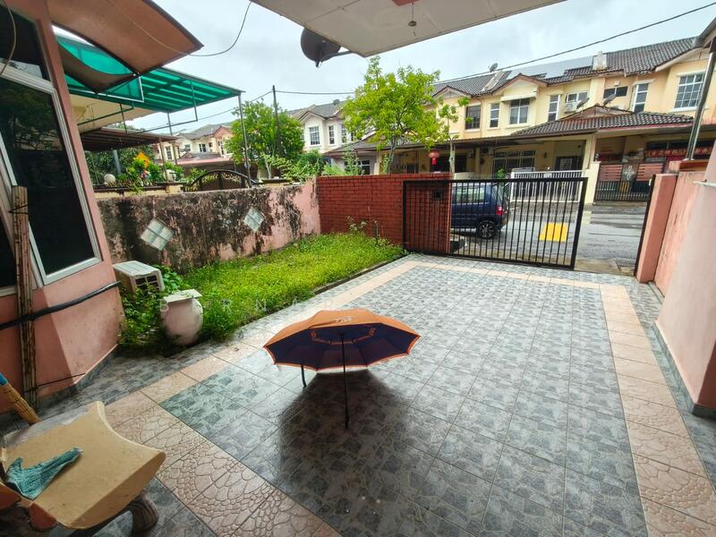 Untuk Dijual - Double Terrace House Sale at Batu Maung
