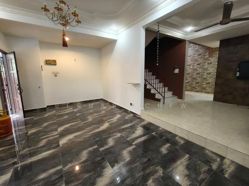 Untuk Dijual - Double Terrace House Sale at Batu Maung