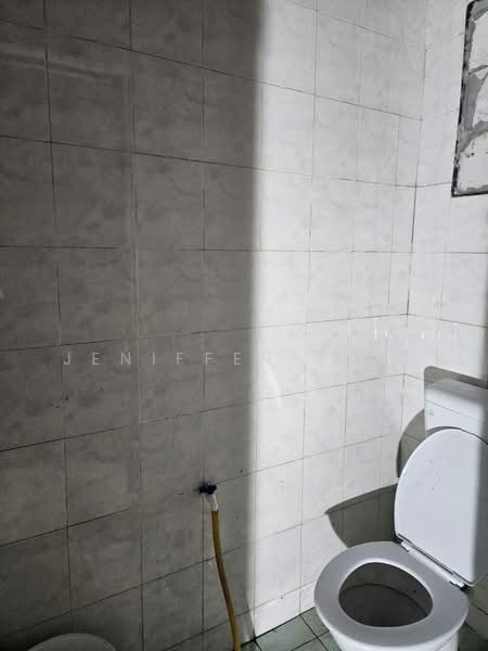 Shop / Office for Sale in Taman Sentosa (Klang) - Jeniffer P'ng - Bathroom - PropertyGuru.com.my