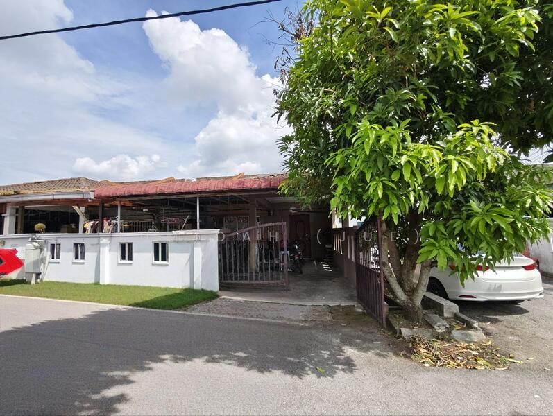 DEKAT DENGAN SEKOLAH END LOT Single Storey Taman Kembara 1 Rantau Panjang Klang