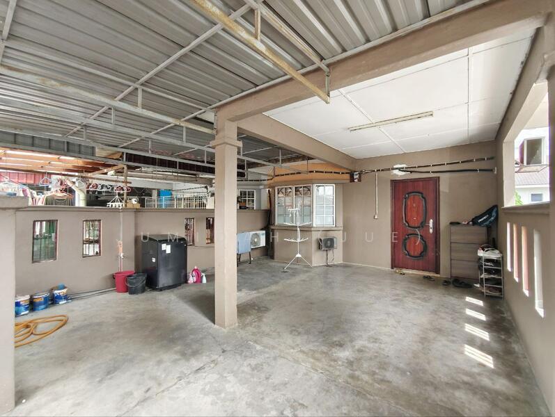 DEKAT DENGAN SEKOLAH END LOT Single Storey Taman Kembara 1 Rantau Panjang Klang