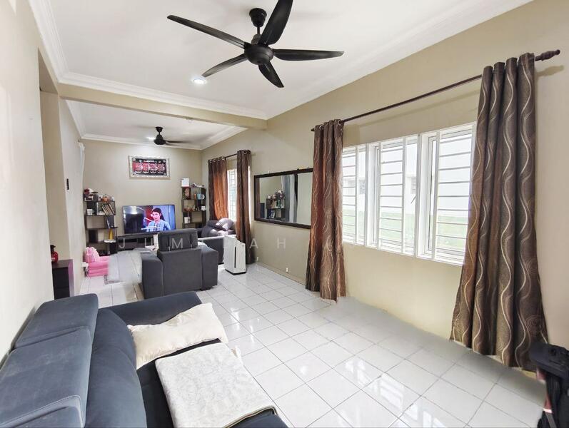 DEKAT DENGAN SEKOLAH END LOT Single Storey Taman Kembara 1 Rantau Panjang Klang