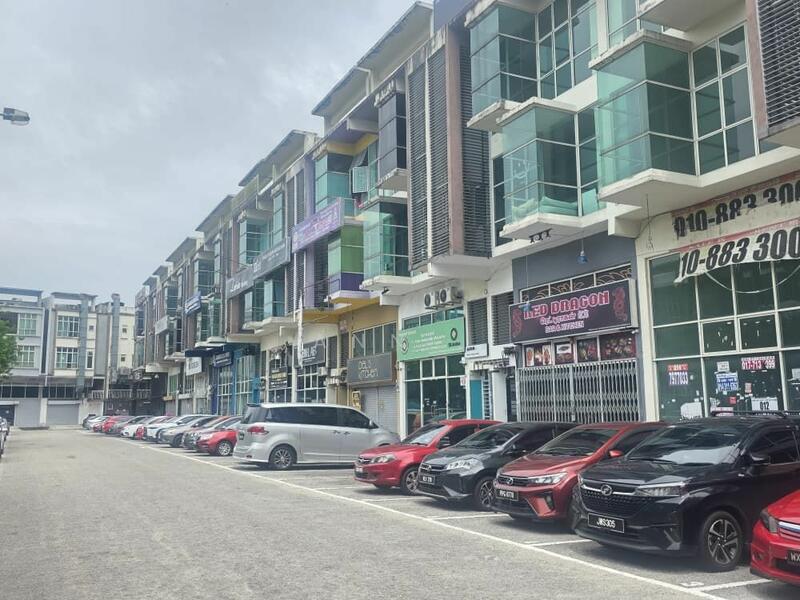 For Sale - Danga Utama Danga Utama Commercial Centre (ROI 4.3%) 3 Storey Shoplot Danga Utama