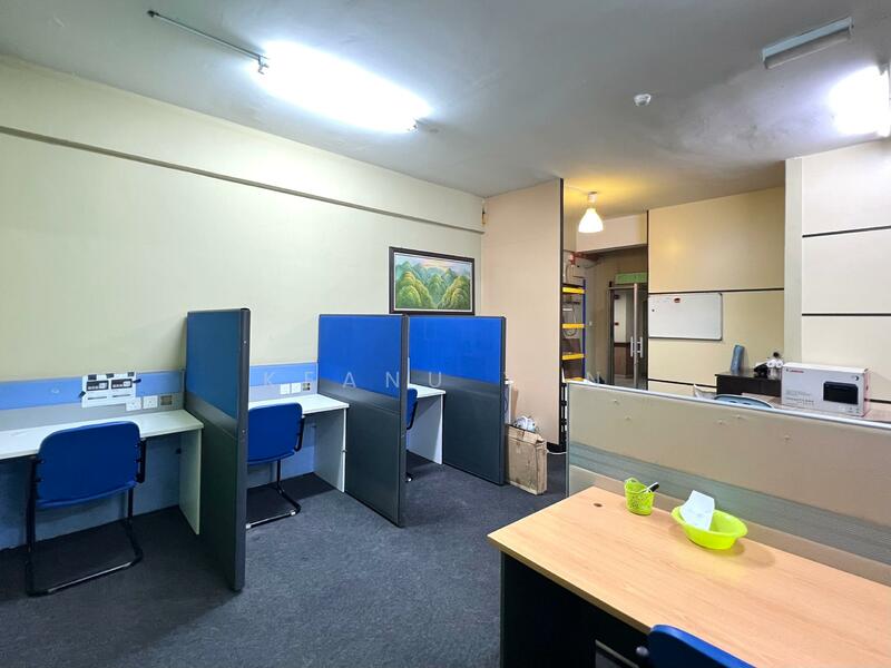 For Rent - Queen's Avenue