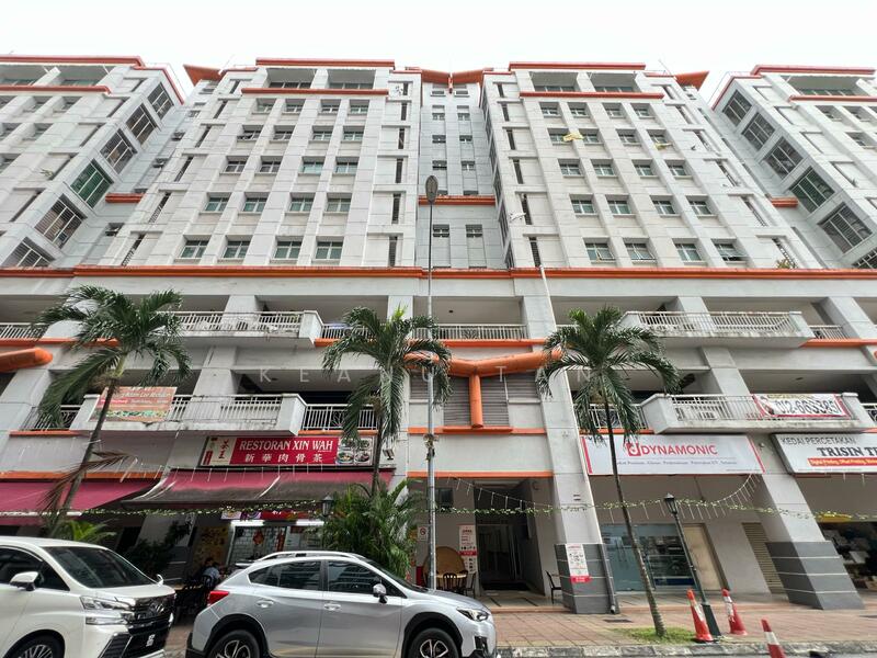 For Rent - Queen's Avenue