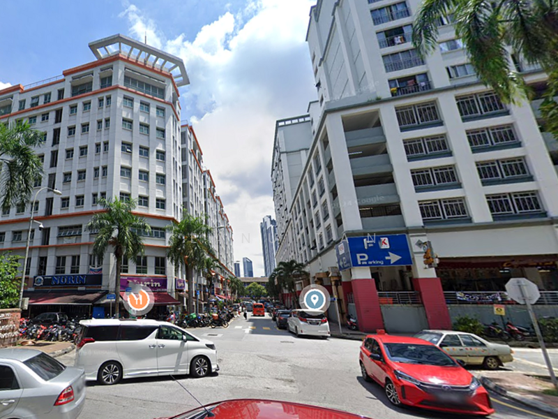 For Rent - Queen's Avenue