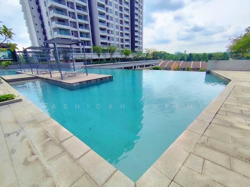 For Sale - Paragon 3