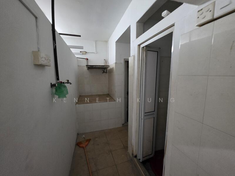 Untuk Dijual - Jalan Penang Georgetown UNESCO Buffer Zone Pre War Shophouse 2 Storey Inter Corner Commercial Used