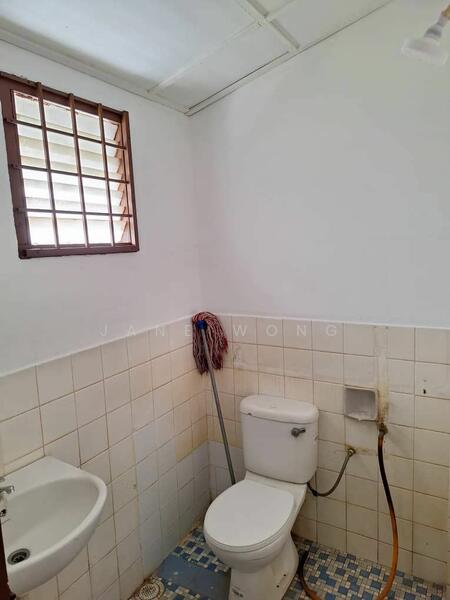 For Rent - 1-storey Terraced House at SS8