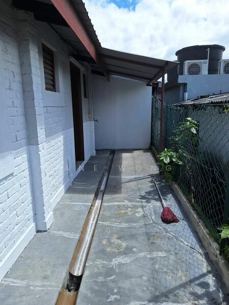 For Rent - 1-storey Terraced House at SS8