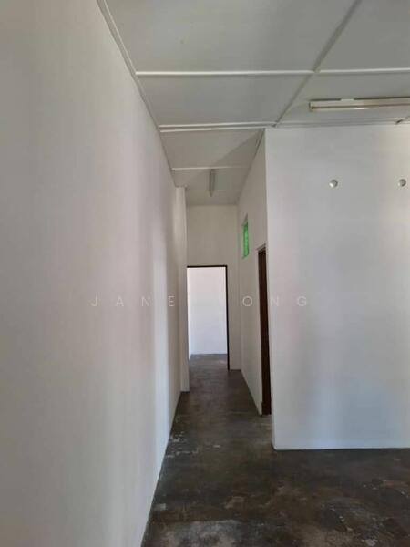 For Rent - 1-storey Terraced House at SS8