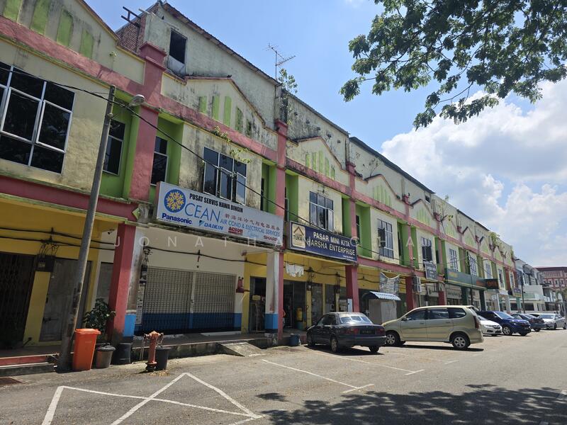 Untuk Dijual - Taman Pertama @ Sabak Bernam