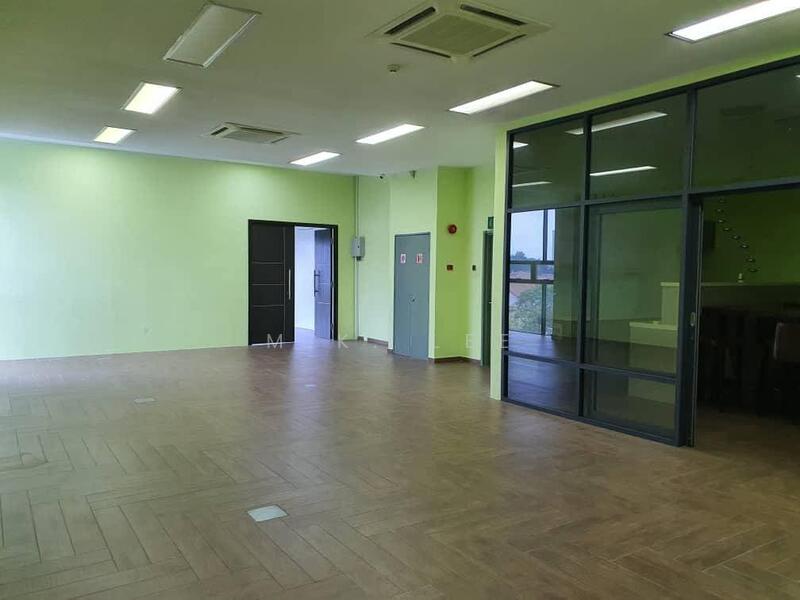 For Rent - Nouvelle Kemuning Factory Warehouse with Mezzanine Cargo Lift, Berjaya Park, Bukit Rimau, Shah Alam