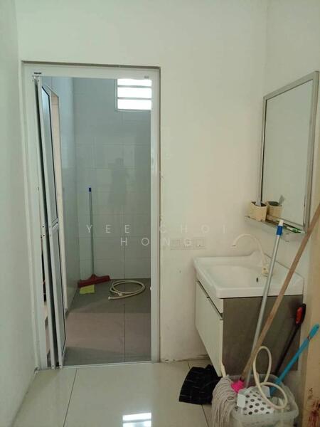 For Sale - Semi-Detached House at Taman Carnation