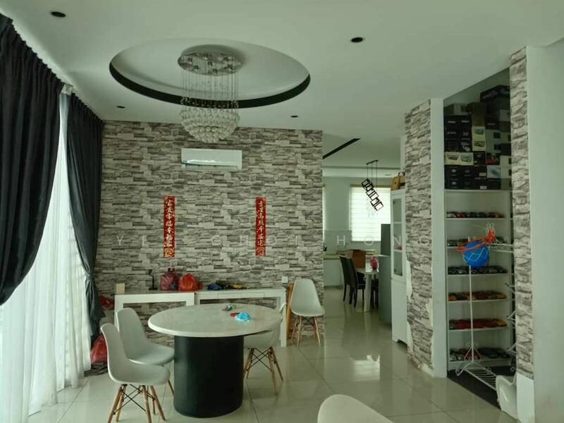 For Rent - Semi-Detached House at Taman Carnation