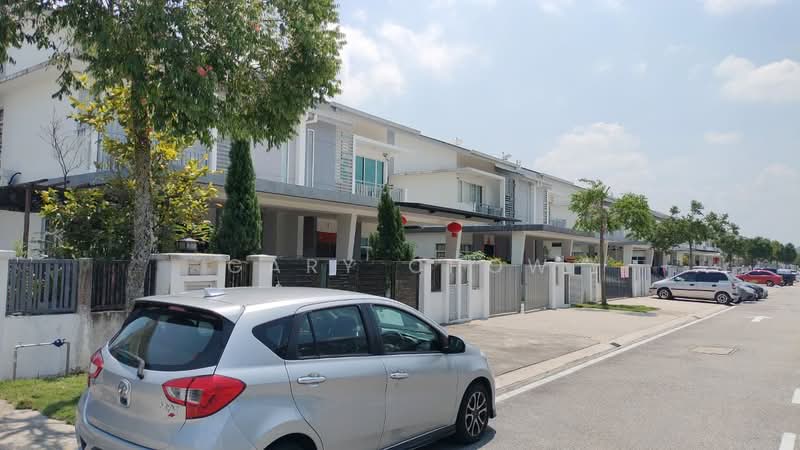 Semi-Detached House for Sale in Rawang (Selangor) - Gary Chow - Exterior - PropertyGuru.com.my