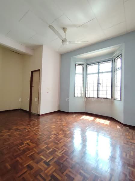 2-storey Terraced House for Sale in Taman Desa Orkid (Senawang) - Azrul Othman - Living Room - PropertyGuru.com.my