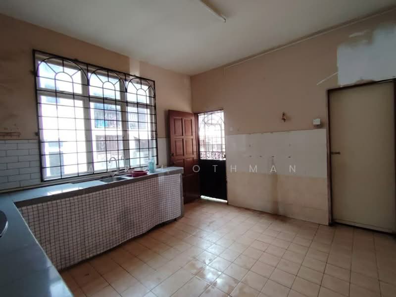 2-storey Terraced House for Sale in Taman Desa Orkid (Senawang) - Azrul Othman - Kitchen - PropertyGuru.com.my
