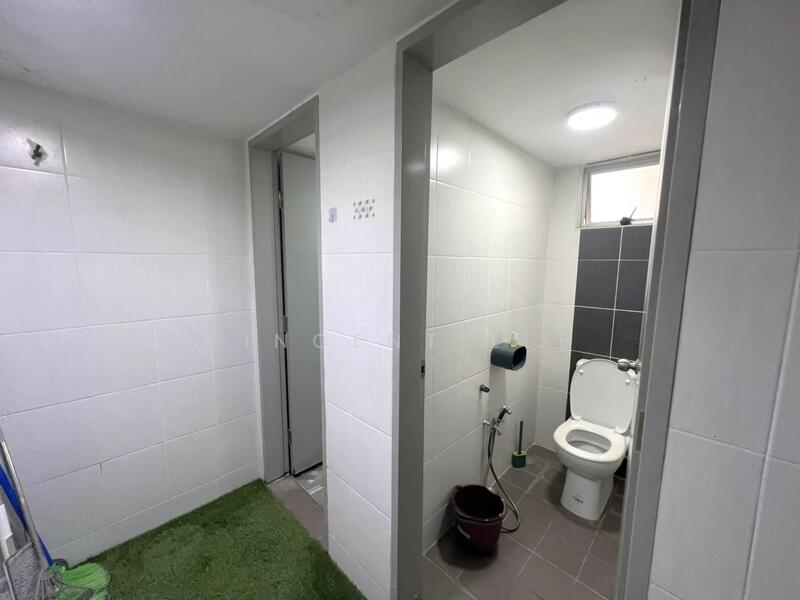 Untuk Disewa - 1st Floor Office for Rent at Bandar Bukit Mahkota