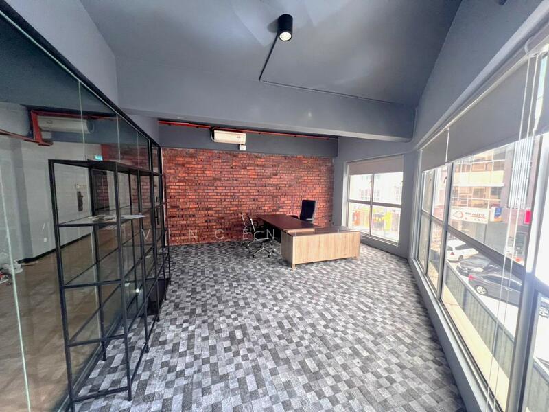 Untuk Disewa - 1st Floor Office for Rent at Bandar Bukit Mahkota