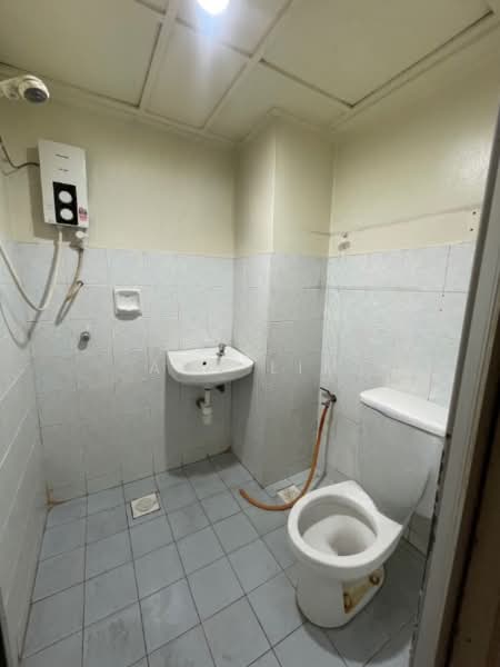 Apartment for Sale at Avenue Court - Amy Lim - Bathroom - PropertyGuru.com.my