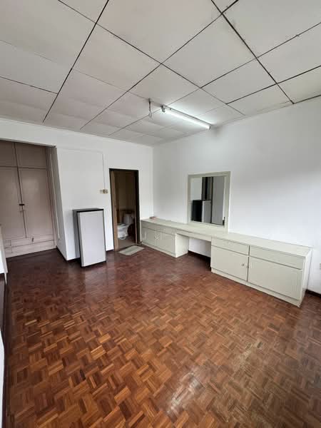 Jalan Desa Makmur untuk Untuk Dijual - RM 1,600,000, Feb 2026 - PropertyGuru.com.my