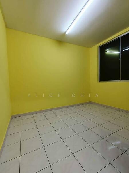 Untuk Disewa - Flat Taman Ungku Tun Aminah