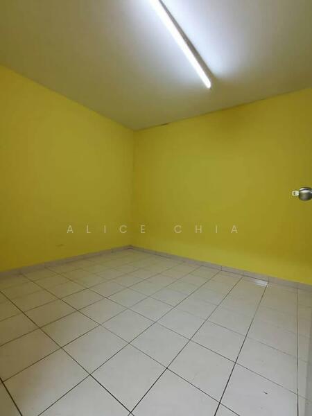 Untuk Disewa - Flat Taman Ungku Tun Aminah